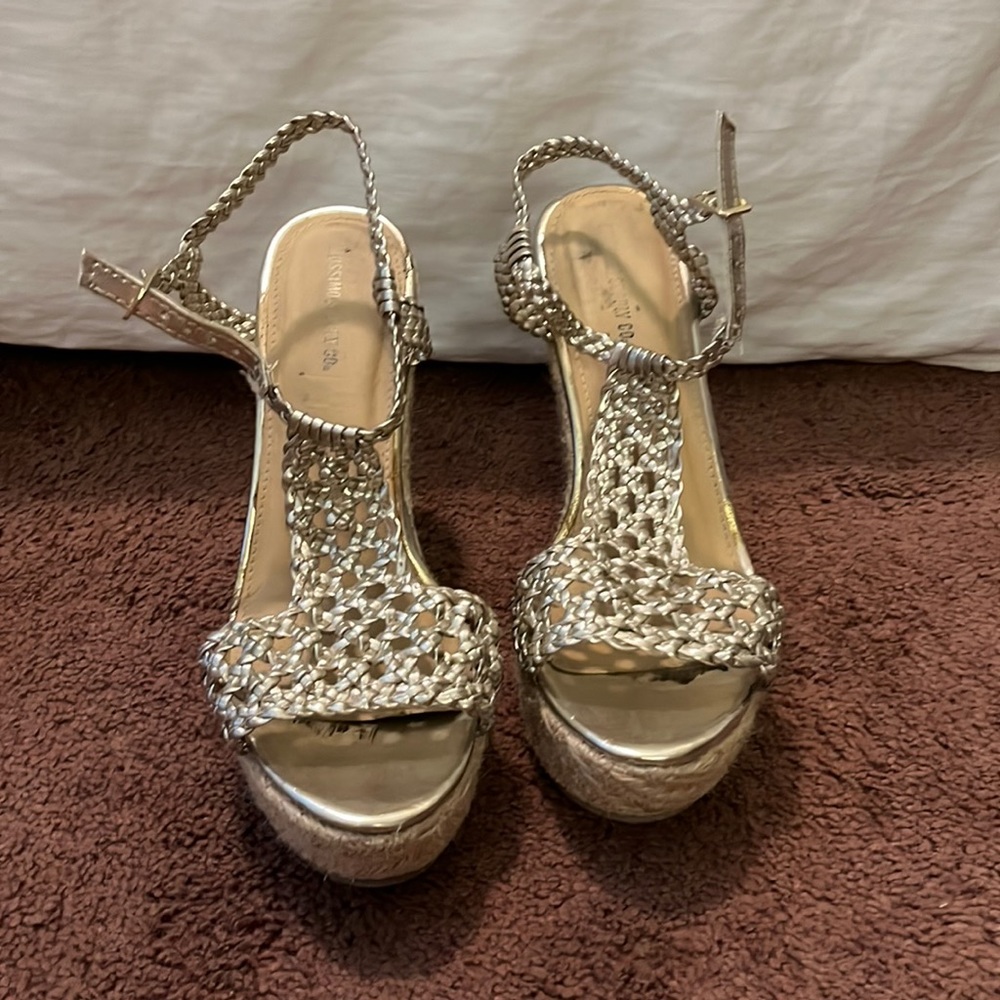 Gold size 7 wedges